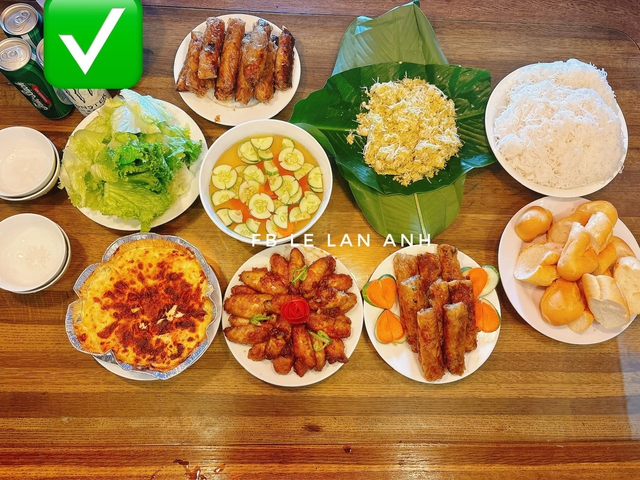 17 mâm cơm đãi gia đình dịp nghỉ Lễ của mẹ đảm ở Hà Nội khiến mọi người choáng váng- Ảnh 2. 17 mâm cơm đãi gia đình dịp nghỉ Lễ của mẹ đảm ở Hà Nội khiến mọi người choáng váng- Ảnh 2.