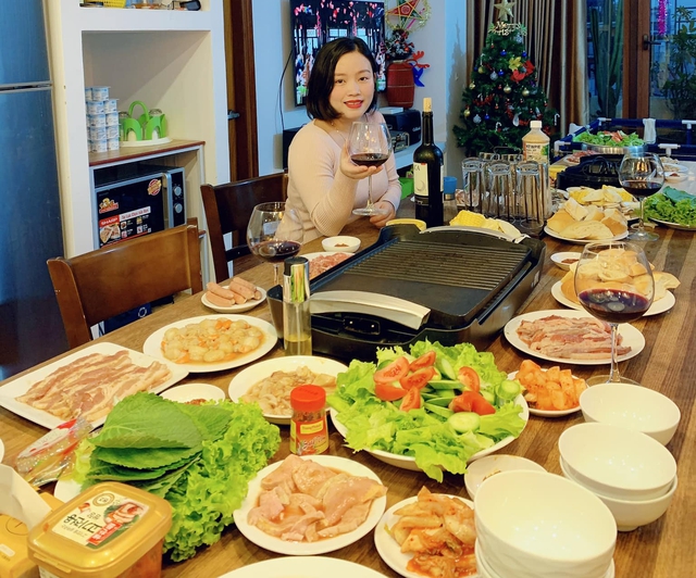 17 mâm cơm đãi gia đình dịp nghỉ Lễ của mẹ đảm ở Hà Nội khiến mọi người choáng váng- Ảnh 1. 17 mâm cơm đãi gia đình dịp nghỉ Lễ của mẹ đảm ở Hà Nội khiến mọi người choáng váng- Ảnh 1.