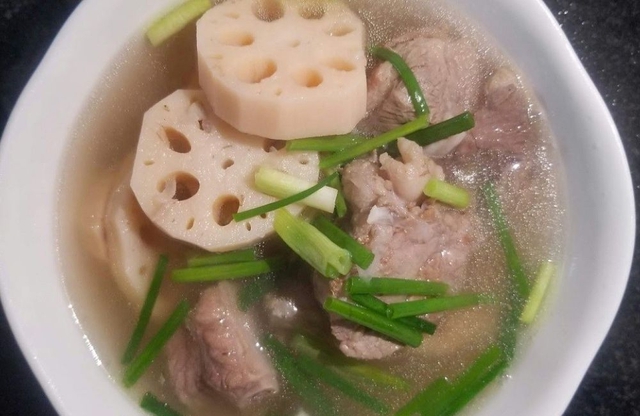 canh-cu-sen-17548824526361647659426.jpg