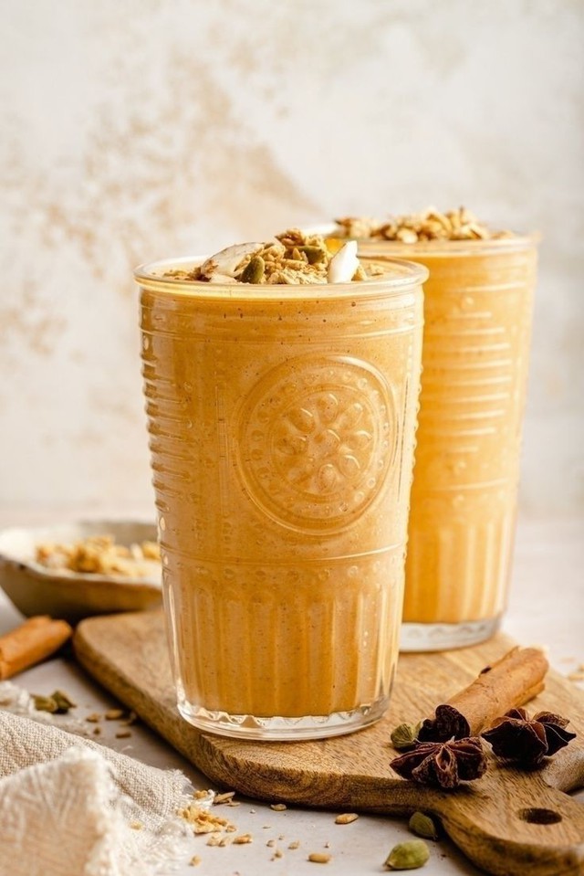 chai-spiced-butternut-squash-smoothie--ambitious-kitchen-17548961673882110205613.jpeg
