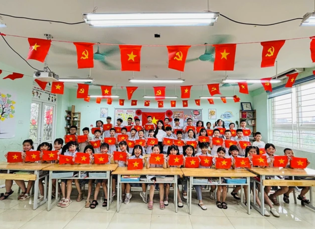 Tin sáng 13/8: Những trụ sở cơ quan nào phải di dời để phục vụ cải tạo khu vực Hồ Gươm? Thông tin mới vụ lĩnh 6 năm tù vì nuôi bán 13 con gà lôi trắng - Ảnh 4. Tin sáng 13/8: Những trụ sở cơ quan nào phải di dời để phục vụ cải tạo khu vực Hồ Gươm? Thông tin mới vụ lĩnh 6 năm tù vì nuôi bán 13 con gà lôi trắng - Ảnh 4.
