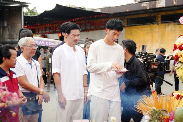 “Báu vật trời cho”: Màn tái hợp của Tuấn Trần – Phương Anh Đào trong phim Tết 2026- Ảnh 4. “Báu vật trời cho”: Màn tái hợp của Tuấn Trần – Phương Anh Đào trong phim Tết 2026- Ảnh 4.