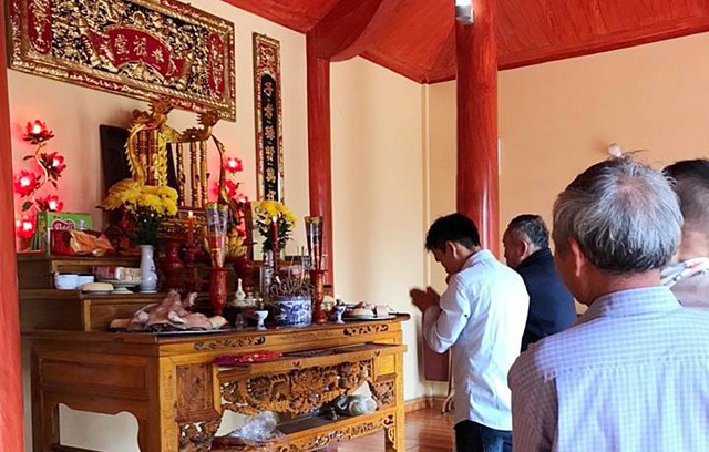Khi khấn tổ tiên, thần linh, chúng ta nên khấn thành tiếng hay chỉ đọc thầm trong lòng? - Ảnh 3. Khi khấn tổ tiên, thần linh, chúng ta nên khấn thành tiếng hay chỉ đọc thầm trong lòng? - Ảnh 3.