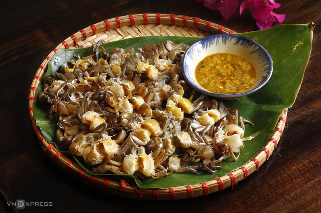 Món canh bún vỉa hè Ốc Thanh Vân phải lòng suốt 24 năm có gì đặc biệt?- Ảnh 4. Món canh bún vỉa hè Ốc Thanh Vân phải lòng suốt 24 năm có gì đặc biệt?- Ảnh 4.
