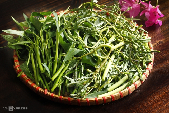 Món canh bún vỉa hè Ốc Thanh Vân phải lòng suốt 24 năm có gì đặc biệt?- Ảnh 5. Món canh bún vỉa hè Ốc Thanh Vân phải lòng suốt 24 năm có gì đặc biệt?- Ảnh 5.