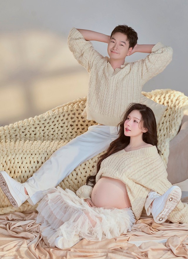 Mạnh Trường và dàn diễn viên VFC chúc mừng Trọng Lân 'lên chức'- Ảnh 3.