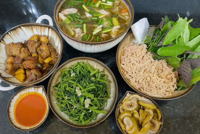 Những món ăn ngon trong mâm cơm nhà khiến nồi cơm ‘bay màu’ trong tích tắc, ăn một miếng là ghiền!- Ảnh 18. Những món ăn ngon trong mâm cơm nhà khiến nồi cơm ‘bay màu’ trong tích tắc, ăn một miếng là ghiền!- Ảnh 18.