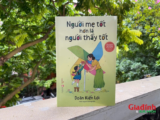 'Người mẹ tốt hơn là người thầy tốt' lại tiếp tục gây chú ý- Ảnh 2. 'Người mẹ tốt hơn là người thầy tốt' lại tiếp tục gây chú ý- Ảnh 2.