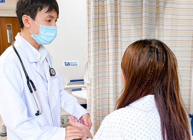Người phụ nữ 40 tuổi bị cường giáp nhập viện nguy kịch thừa nhận một sai lầm nhiều người Việt mắc phải - Ảnh 1.