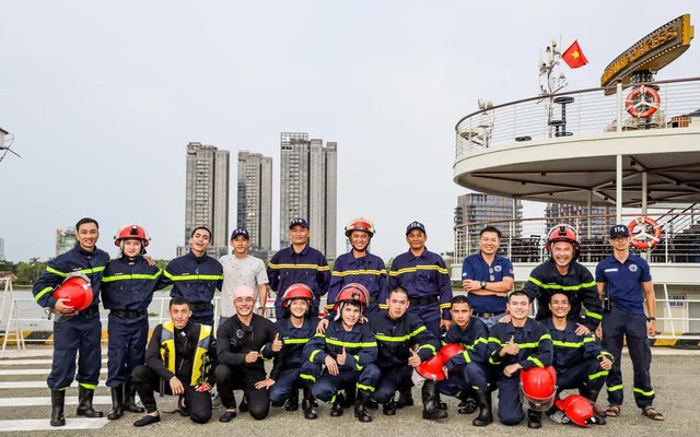 'Chiến sĩ quả cảm': Nhiệm vụ giải cứu hơn 200 người trên sông đầy kịch tính - Ảnh 4. 'Chiến sĩ quả cảm': Nhiệm vụ giải cứu hơn 200 người trên sông đầy kịch tính - Ảnh 4.