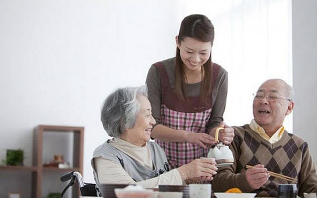 Làm sao để con cái hiếu thảo? Câu trả lời giản dị mà sâu sắc từ một người mẹ - Ảnh 1.