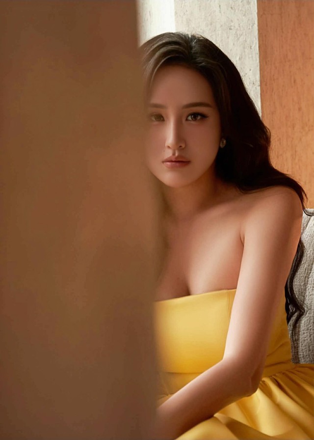 Làn da khỏe đẹp ở tuổi U40 của Hoa hậu Mai Phương Thúy - Ảnh 3. Làn da khỏe đẹp ở tuổi U40 của Hoa hậu Mai Phương Thúy - Ảnh 3.