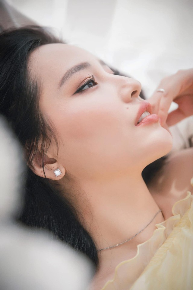 Làn da khỏe đẹp ở tuổi U40 của Hoa hậu Mai Phương Thúy - Ảnh 4. Làn da khỏe đẹp ở tuổi U40 của Hoa hậu Mai Phương Thúy - Ảnh 4.