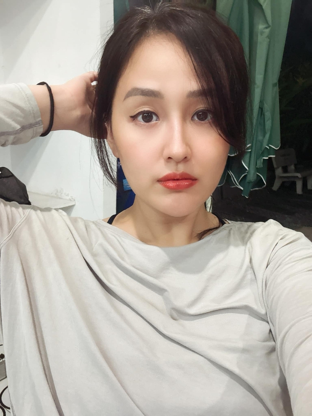 Làn da khỏe đẹp ở tuổi U40 của Hoa hậu Mai Phương Thúy - Ảnh 9. Làn da khỏe đẹp ở tuổi U40 của Hoa hậu Mai Phương Thúy - Ảnh 9.
