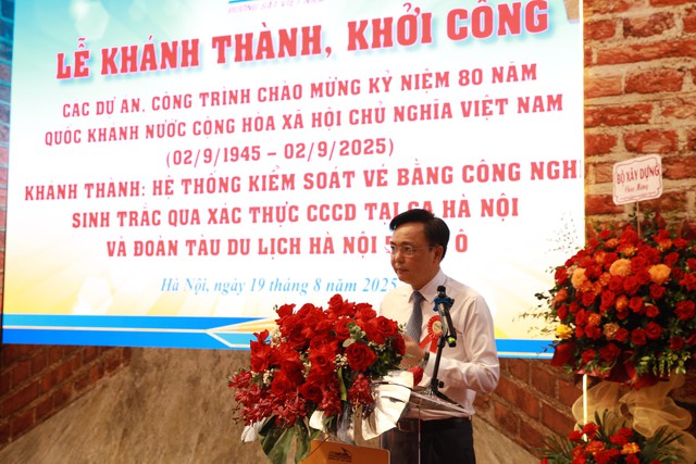 'Chuyến tàu di sản' The Hanoi train chính thức vận hành - Ảnh 2. 'Chuyến tàu di sản' The Hanoi train chính thức vận hành - Ảnh 2.