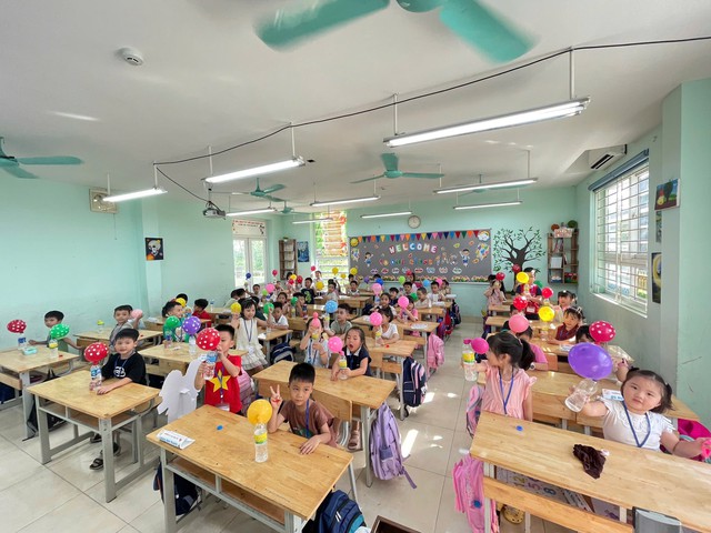 Dù được miễn học phí nhưng học sinh vẫn phải đóng những khoản tiền này trong năm học tới- Ảnh 2. Dù được miễn học phí nhưng học sinh vẫn phải đóng những khoản tiền này trong năm học tới- Ảnh 2.