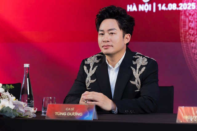 Tùng Dương xúc động khi ca khúc 'Việt Nam - Tự hào tiếp bước tương lai' đạt 2 triệu views - Ảnh 2.