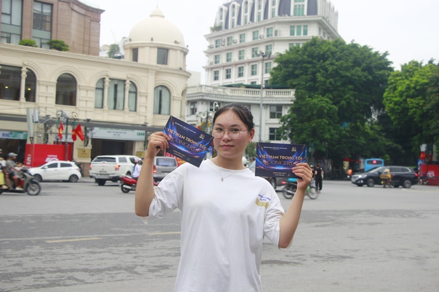 Người dân đội mưa, thức trắng đêm háo hức nhận vé concert “Việt Nam trong tôi”- Ảnh 6.
