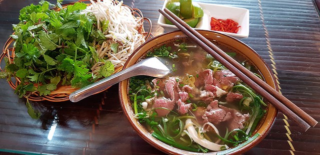 Ăn phở có nên vắt chanh? Cách ăn phở của người Hà Nội- Ảnh 9. Ăn phở có nên vắt chanh? Cách ăn phở của người Hà Nội- Ảnh 9.