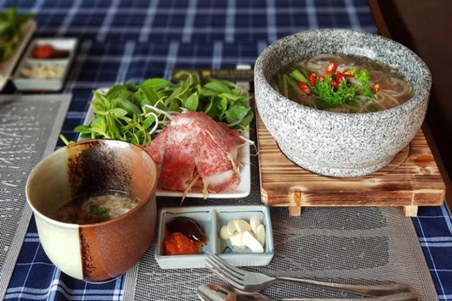 Ăn phở có nên vắt chanh? Cách ăn phở của người Hà Nội- Ảnh 5. Ăn phở có nên vắt chanh? Cách ăn phở của người Hà Nội- Ảnh 5.