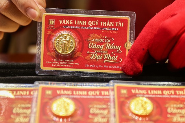 Giá vàng hôm nay 21/8: Vàng SJC, vàng nhẫn đột ngột tăng mạnh- Ảnh 2.