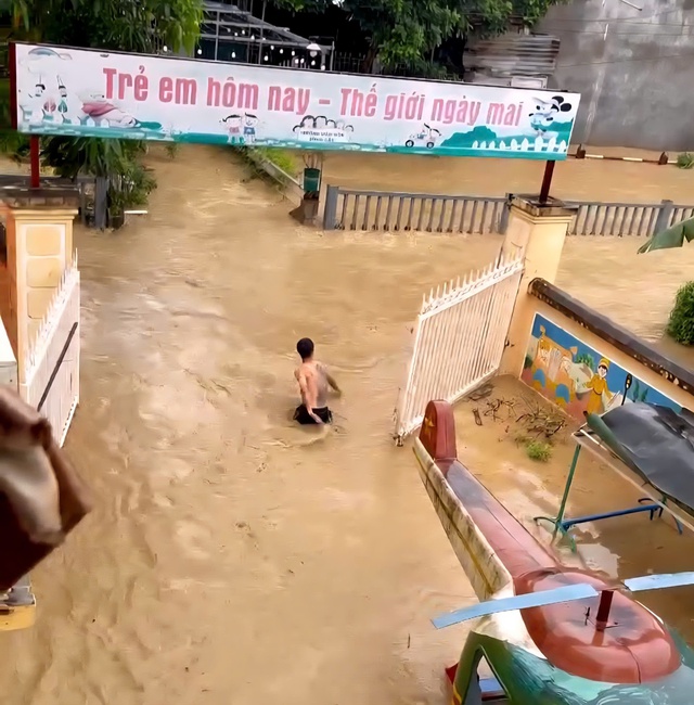 Thái Nguyên: Mưa lớn kéo dài nhiều nơi ở Bắc Kạn ngập sâu - Ảnh 7.