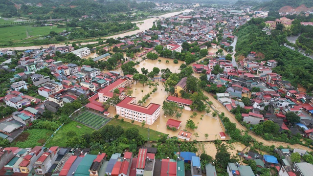 Thái Nguyên: Mưa lớn kéo dài nhiều nơi ở Bắc Kạn ngập sâu - Ảnh 12.
