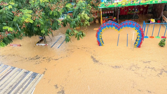 Thái Nguyên: Mưa lớn kéo dài nhiều nơi ở Bắc Kạn ngập sâu - Ảnh 8.