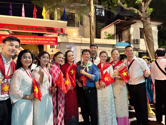 Đen Vâu, Hoàng Thuỳ Linh xung phong tham gia diễu hành A80- Ảnh 4. Đen Vâu, Hoàng Thuỳ Linh xung phong tham gia diễu hành A80- Ảnh 4.