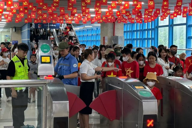 Tin sáng 23/8: Lời nhắn nhủ của GĐ Công an Hà Nội khi đến thăm Đại úy Lê Đình Công; Biển Đông sắp đón bão số 5 mạnh cấp 11- Ảnh 3. Tin sáng 23/8: Lời nhắn nhủ của GĐ Công an Hà Nội khi đến thăm Đại úy Lê Đình Công; Biển Đông sắp đón bão số 5 mạnh cấp 11- Ảnh 3.
