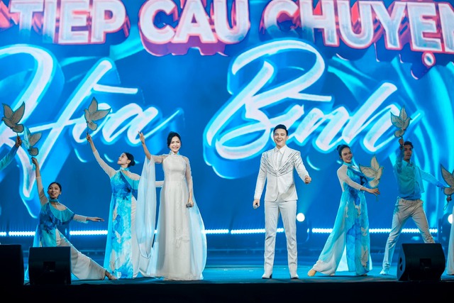 Ca sĩ Duyên Quỳnh: 'Viết tiếp câu chuyện hoà bình từng bị từ chối biểu diễn vì... không nổi tiếng'  - Ảnh 5.
