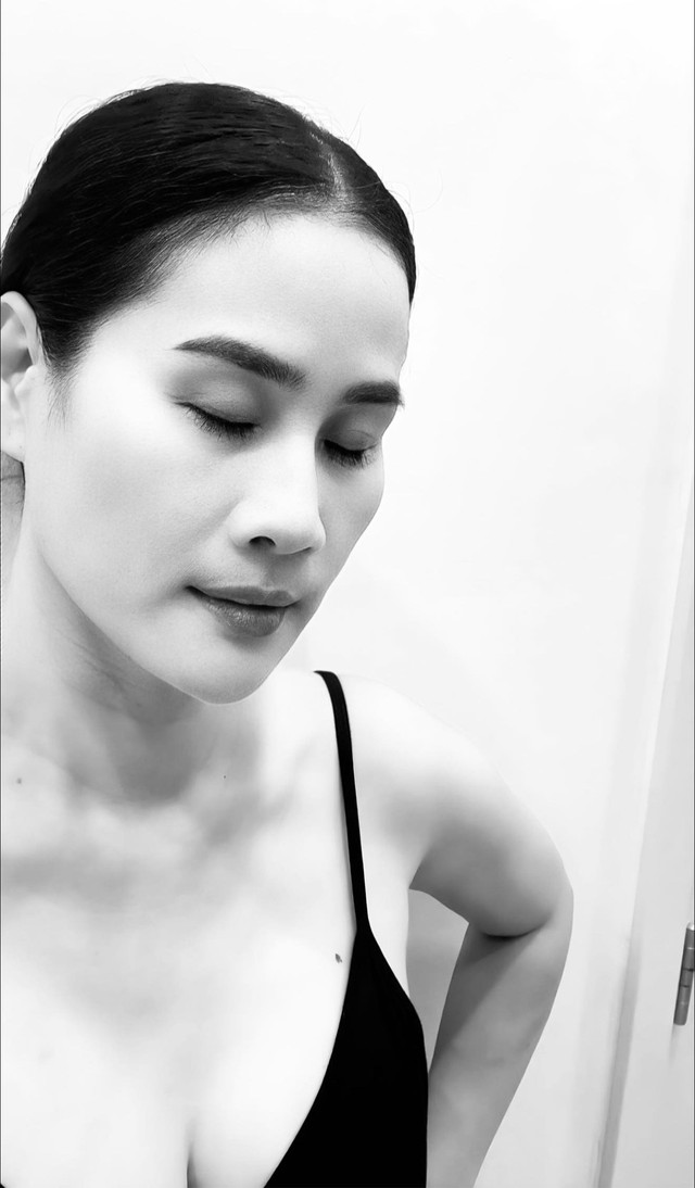 Mặt mộc ở tuổi trung niên của nữ diễn viên phim 'Mưa đỏ' - Thân Thúy Hà- Ảnh 5. Mặt mộc ở tuổi trung niên của nữ diễn viên phim 'Mưa đỏ' - Thân Thúy Hà- Ảnh 5.