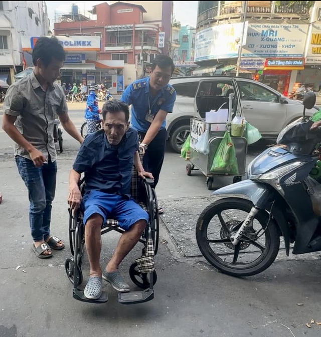Tiết lộ bất ngờ về người em trai của Thương Tín, làm điều đáng ngưỡng mộ lúc anh trai sa sút, ốm yếu - Ảnh 1.