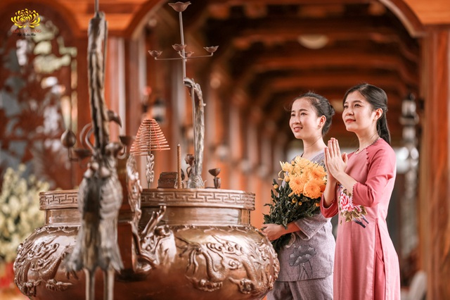 Tháng 7 Vu Lan mỗi năm chỉ đến một lần - Những điều nên làm để vẹn tròn tín ngưỡng tâm linh và đạo hiếu- Ảnh 3. Tháng 7 Vu Lan mỗi năm chỉ đến một lần - Những điều nên làm để vẹn tròn tín ngưỡng tâm linh và đạo hiếu- Ảnh 3.