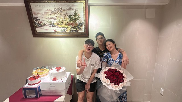Đinh Thúy Hà - diễn viên phim 'Mưa đỏ': '2 con trai chính là động lực vực tinh thần tôi dạy sau ly hôn'- Ảnh 6. Đinh Thúy Hà - diễn viên phim 'Mưa đỏ': '2 con trai chính là động lực vực tinh thần tôi dạy sau ly hôn'- Ảnh 6.