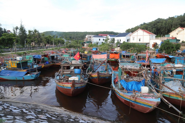 lo-bao-do-bo-ngu-dan-nghe-an-hoi-ha-dua-thuyen-di-tranh17-1756002015361650334641.jpg