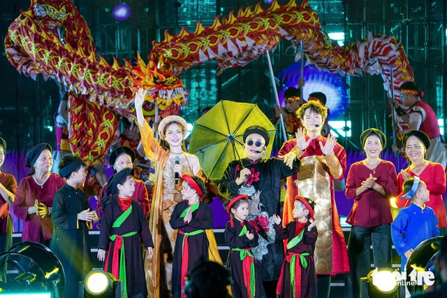 PGS.TS Bùi Hoài Sơn: Nên có cơ chế đặc thù trong  phong tặng NSƯT, NSND cho những nghệ sĩ như Nguyễn Văn Chung - Ảnh 5.