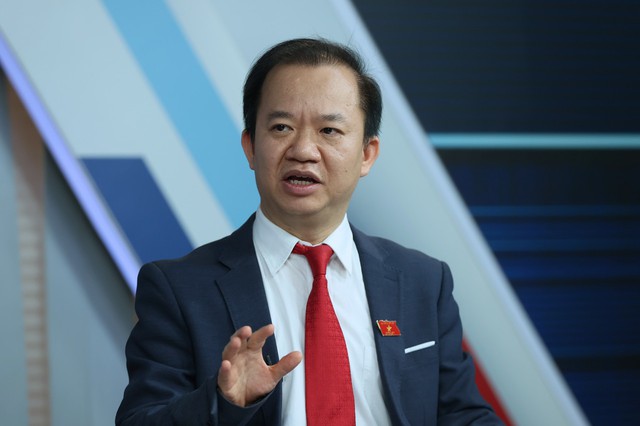 PGS.TS Bùi Hoài Sơn: Nên có cơ chế đặc thù trong  phong tặng NSƯT, NSND cho những nghệ sĩ như Nguyễn Văn Chung - Ảnh 1.