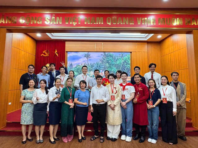 hoang-thuy-linh-4-17562686793241526940219.jpg