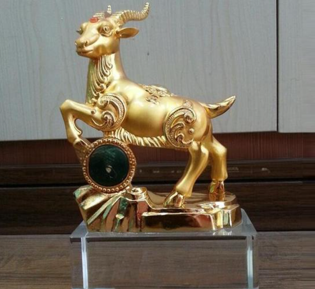 Cách bài trí tượng dê rước lộc vào nhà của giới nhà giàu - Ảnh 1. Cách bài trí tượng dê rước lộc vào nhà của giới nhà giàu - Ảnh 1.