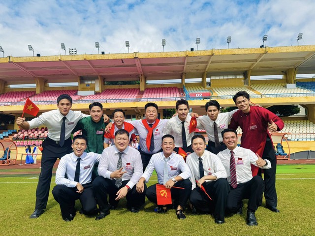 Hình ảnh đẹp của Hoa hậu Trần Tiểu Vy, Lương Thuỳ Linh tại Tổng duyệt A80 - Ảnh 12. Hình ảnh đẹp của Hoa hậu Trần Tiểu Vy, Lương Thuỳ Linh tại Tổng duyệt A80 - Ảnh 12.
