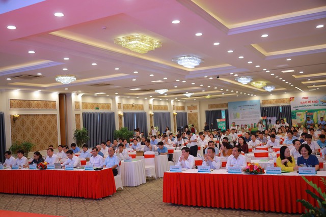 hoi-nghi-1754448749-1754454045487457827791.jpg