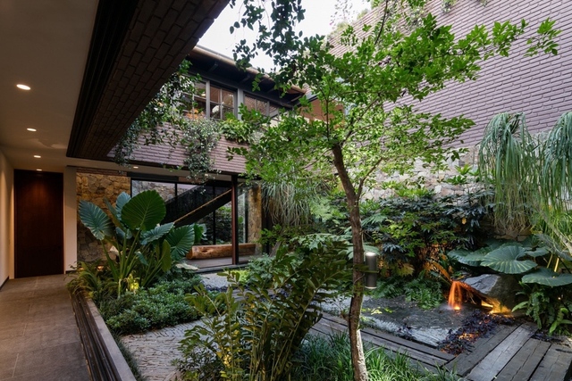 san-vuon-biet-thu-hien-dai-12-decox-17545529938301331001564.jpg
