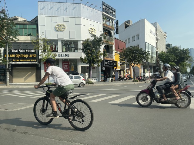 thoi-tiet-nang-nong-17545858617411384490314.jpg