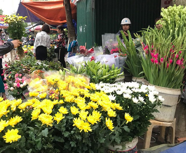 Những loại hoa nên chọn để cúng Rằm tháng 7 đem đến phúc khí, tài lộc - Ảnh 3. Những loại hoa nên chọn để cúng Rằm tháng 7 đem đến phúc khí, tài lộc - Ảnh 3.