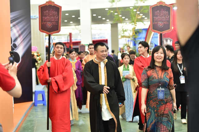 tu-long-175669172932826422480.jpg