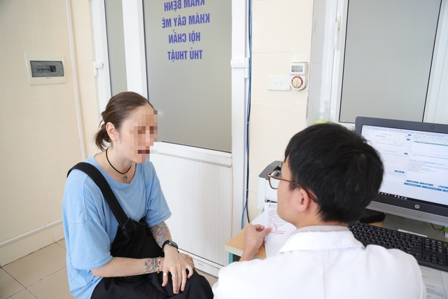 Người phụ nữ 35 tuổi 'thoát' ung thư cổ tử cung nhờ thói quen làm một việc quan trọng này  - Ảnh 1.