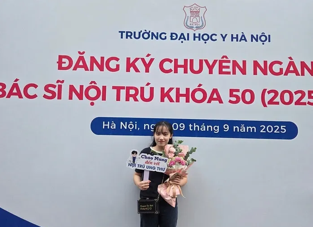 bac-si-noi-tru-ngo-thu-ha1-17576661199861773246494.png