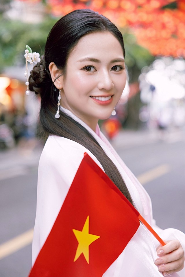Nhan sắc Việt Hoa - bạn thân Phương Oanh trong Gió ngang khoảng trời xanh - Ảnh 4. Nhan sắc Việt Hoa - bạn thân Phương Oanh trong Gió ngang khoảng trời xanh - Ảnh 4.