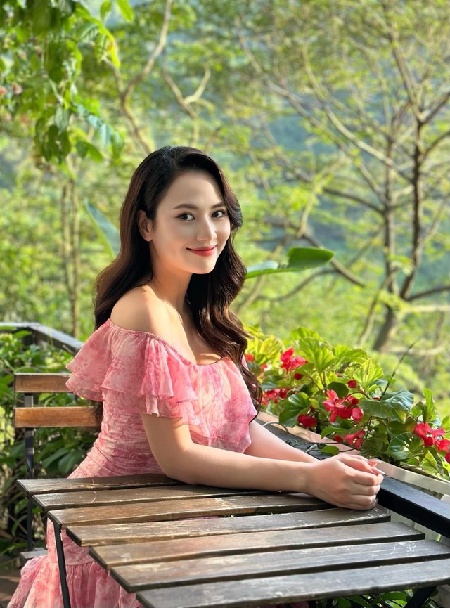 Nhan sắc Việt Hoa - bạn thân Phương Oanh trong Gió ngang khoảng trời xanh - Ảnh 8. Nhan sắc Việt Hoa - bạn thân Phương Oanh trong Gió ngang khoảng trời xanh - Ảnh 8.